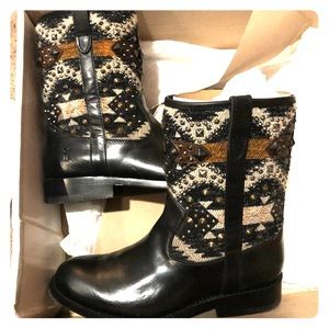 FRYE black leather jayden Navajo short boots 6
